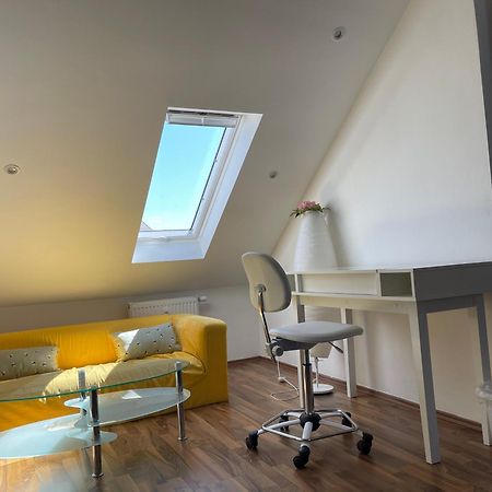 Geraeumige 3-Zimmer-Ferienwohnung Im Herzen Von קאסל מראה חיצוני תמונה