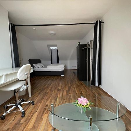 Geraeumige 3-Zimmer-Ferienwohnung Im Herzen Von קאסל מראה חיצוני תמונה