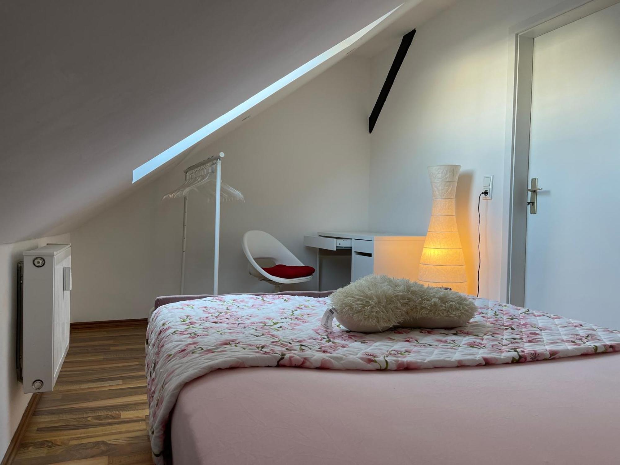Geraeumige 3-Zimmer-Ferienwohnung Im Herzen Von קאסל מראה חיצוני תמונה
