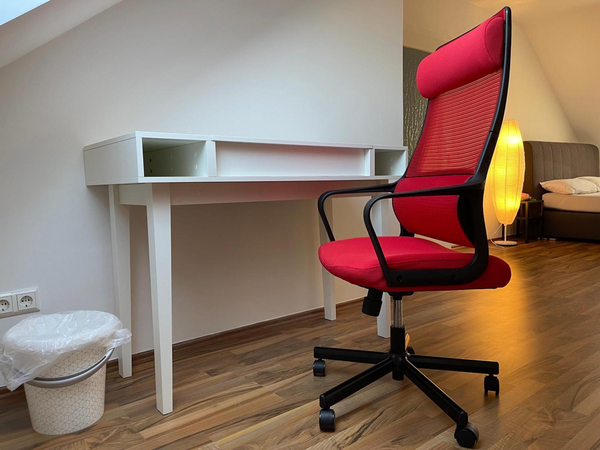 Geraeumige 3-Zimmer-Ferienwohnung Im Herzen Von קאסל מראה חיצוני תמונה