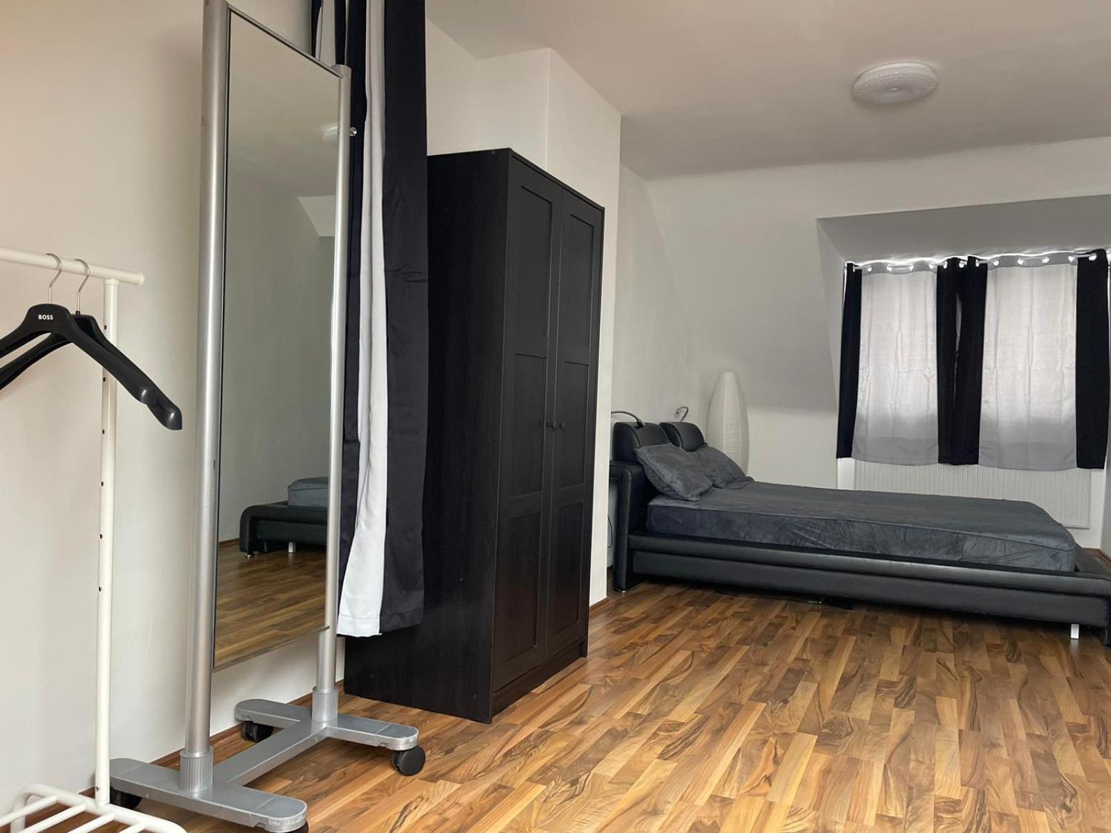 Geraeumige 3-Zimmer-Ferienwohnung Im Herzen Von קאסל מראה חיצוני תמונה