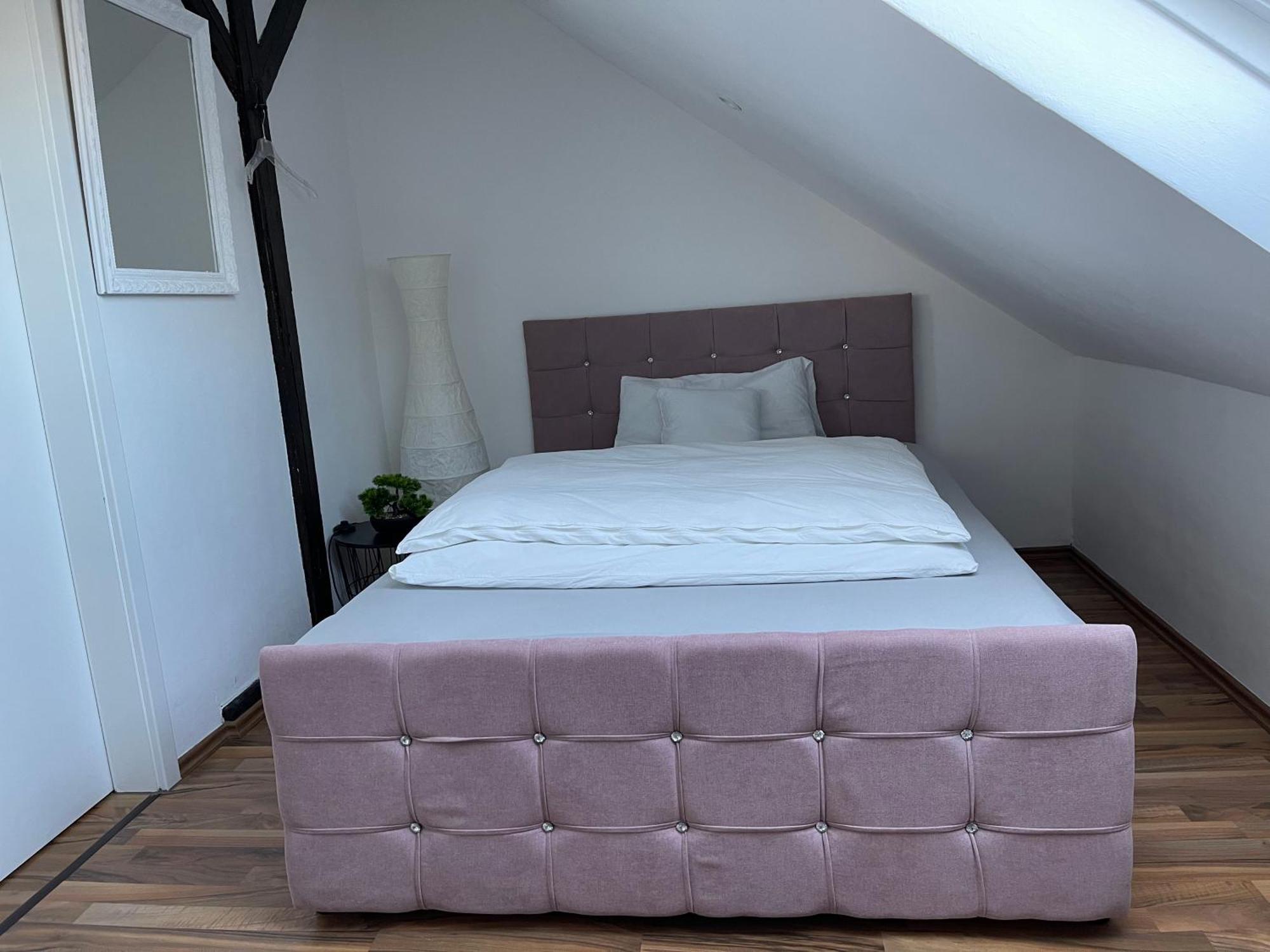 Geraeumige 3-Zimmer-Ferienwohnung Im Herzen Von קאסל מראה חיצוני תמונה