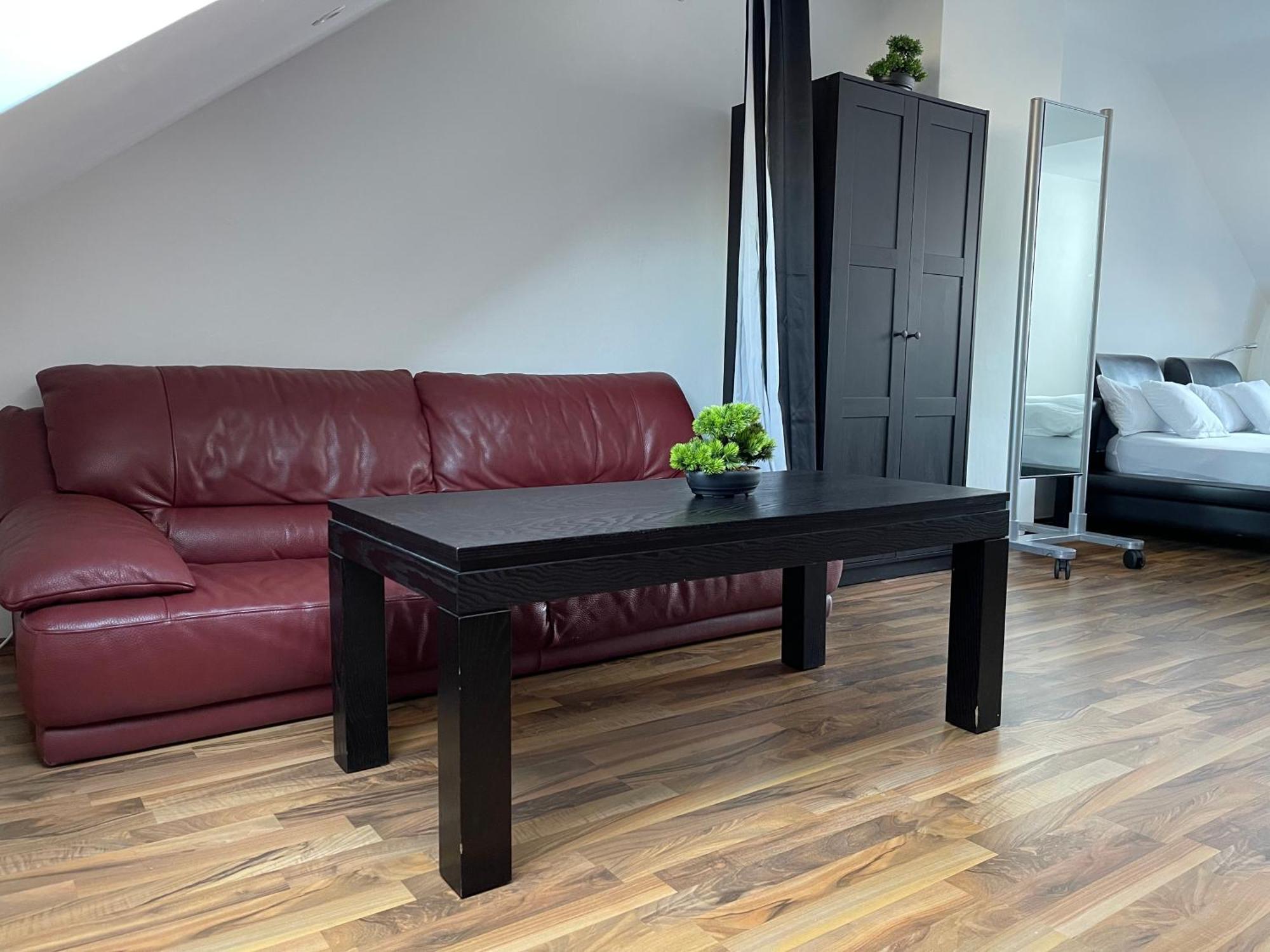 Geraeumige 3-Zimmer-Ferienwohnung Im Herzen Von קאסל מראה חיצוני תמונה
