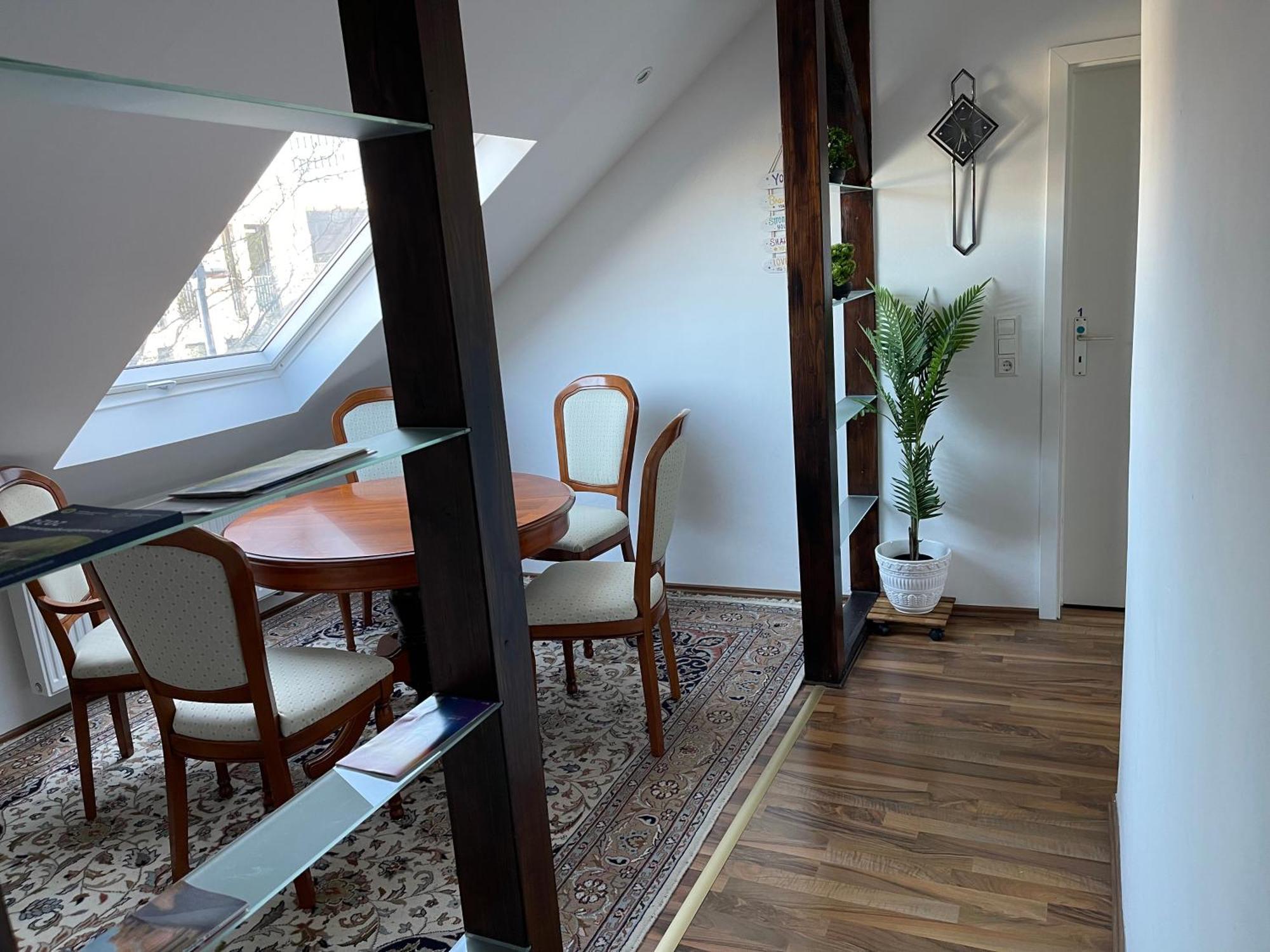 Geraeumige 3-Zimmer-Ferienwohnung Im Herzen Von קאסל מראה חיצוני תמונה